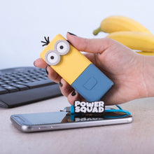 Laden Sie das Bild in den Galerie-Viewer, Powersquad Powerbank Minions Kevin 12 cm Gelb/Blau 2-teilig