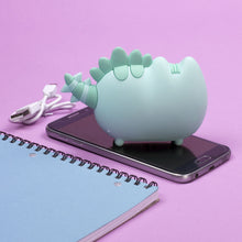 Laden Sie das Bild in den Galerie-Viewer, Pusheen Powerbank Pusheenosaurus 12 cm 2000 mAh Grün