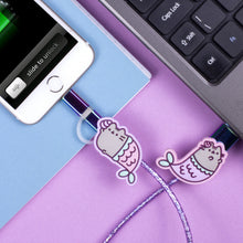 Laden Sie das Bild in den Galerie-Viewer, Pusheen USB-Ladekabel Meerjungfrau 105 cm Lila