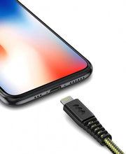 Laden Sie das Bild in den Galerie-Viewer, Soskild Ladekabel USB-A/Beleuchtung 1,5 m Nylon Schwarz/Gelb