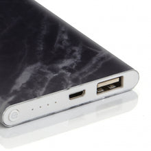 Laden Sie das Bild in den Galerie-Viewer, Suck UK Powerbank Marmor 11 x 6,8 cm Aluminium  2-teilig
