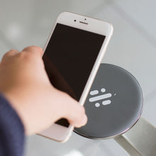 Laden Sie das Bild in den Galerie-Viewer, Swipe Ladegerät drahtloses Ladegerät USB/Micro-USB 17cm  2-teilig