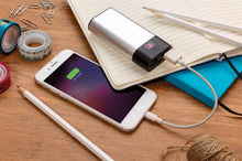 Laden Sie das Bild in den Galerie-Viewer, XD Collection Powerbank 4000 mAh 10 x 4,8 cm Alusilber