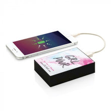 Laden Sie das Bild in den Galerie-Viewer, XD Collection Powerbank 5.000 mAh drahtlos 10,5 x 6,4 x 1,3 cm