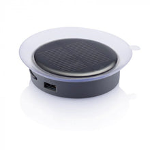 Laden Sie das Bild in den Galerie-Viewer, XD Xclusive Powerbank mit Saugnapf 2,6 x 10,0 cm