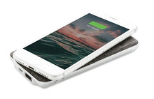 Laden Sie das Bild in den Galerie-Viewer, XD Xclusive Powerbank Vogue drahtlos 5000 mAh Silber