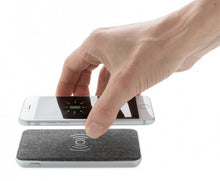 Laden Sie das Bild in den Galerie-Viewer, XD Xclusive Powerbank Vogue drahtlos 5000 mAh Silber